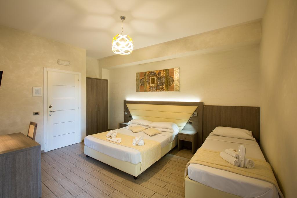 Relais Tiburtina Bed & Breakfast Рим Екстериор снимка